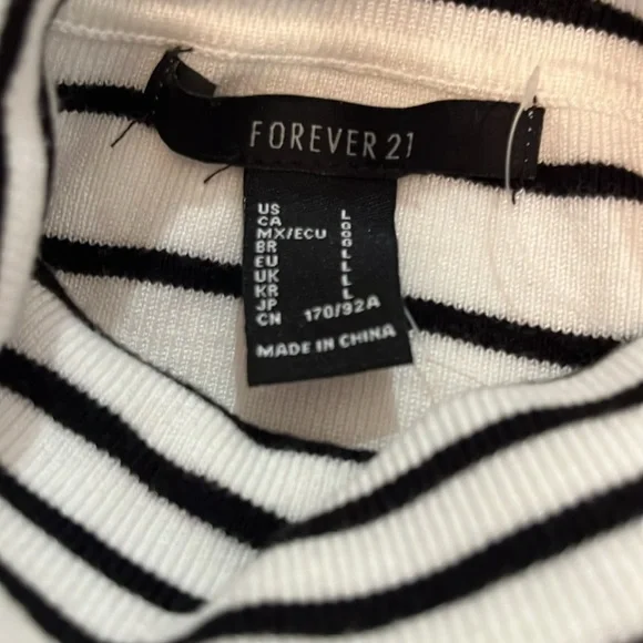 Forever 21 Black & White striped turtleneck - Picture 4 of 5
